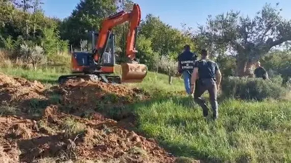 Gli scavi nel giardino di casa Rossini - © www.giornaledibrescia.it