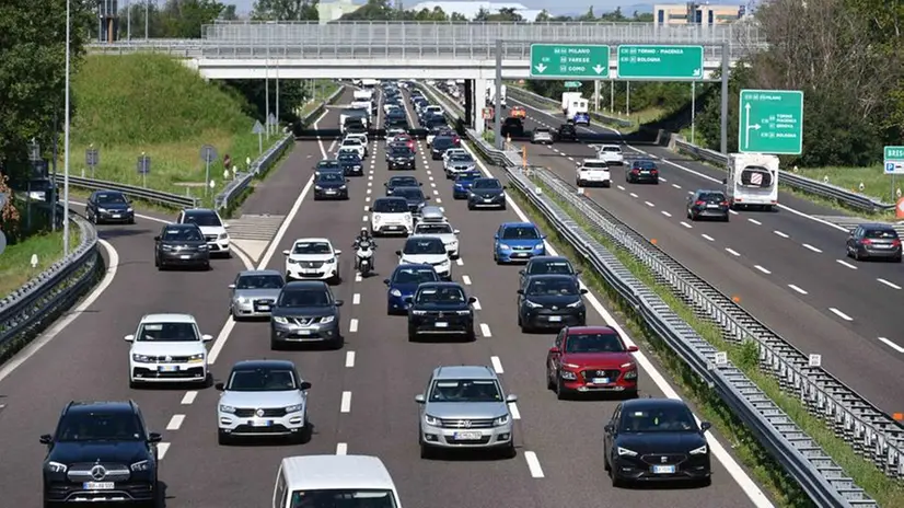 Traffico estivo in A4 - Marco Ortogni/Neg © www.giornaledibrescia.it