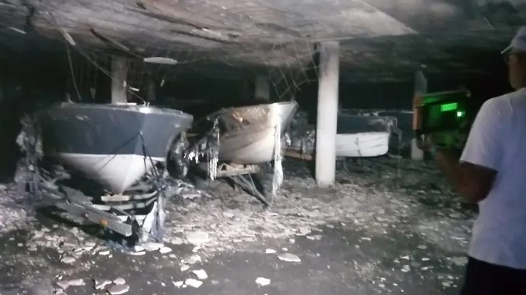Incendio alla Nautica Feltrinelli di Gargnano