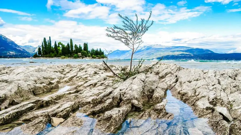 Un’incantevole isola lacustre nel Garda - © www.giornaledibrescia.it