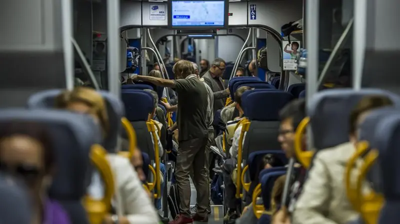 Migliaia i pendolari bresciani che scelgono il treno