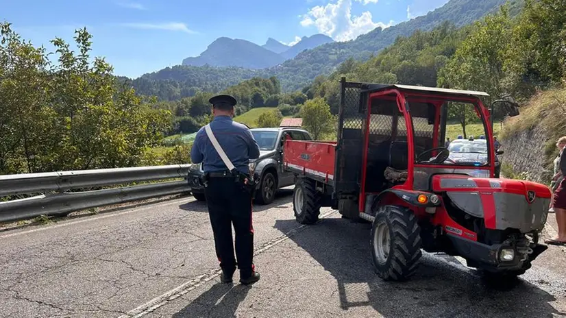 Il trattore guidato dal 39enne che si è sentito male - Foto © www.giornaledibrescia.it