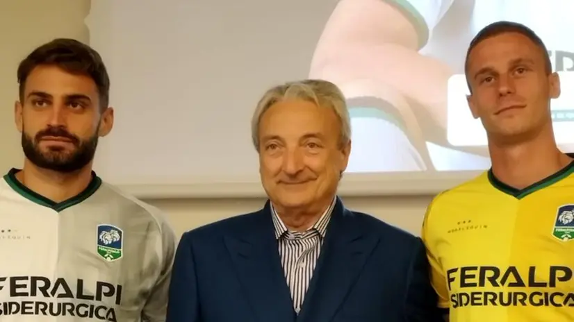 Le maglia da trasferta e per le coppe della FeralpiSalò