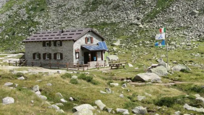 Il rifugio Baita Adamé, sopra Cedegolo - © www.giornaledibrescia.it