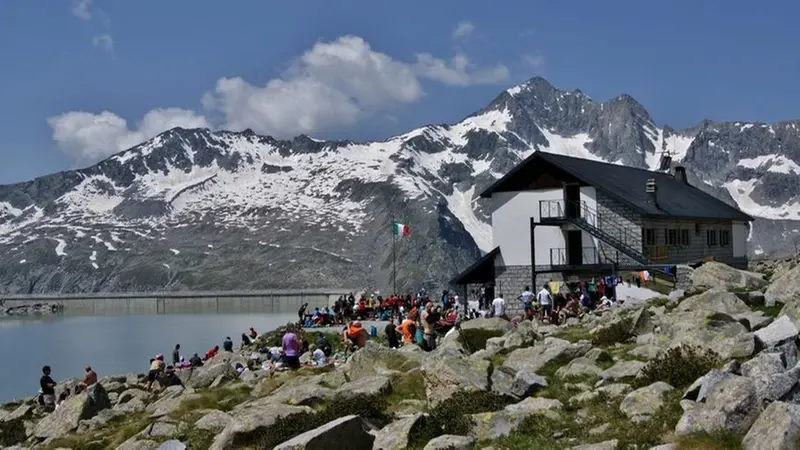 Il rifugio Garibaldi sull'Adamello - © www.giornaledibrescia.it