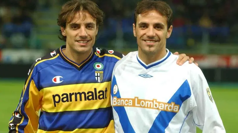 Emanuele, con la maglia del Parma, ed Antonio con quella del Brescia - © www.giornaledibrescia.it