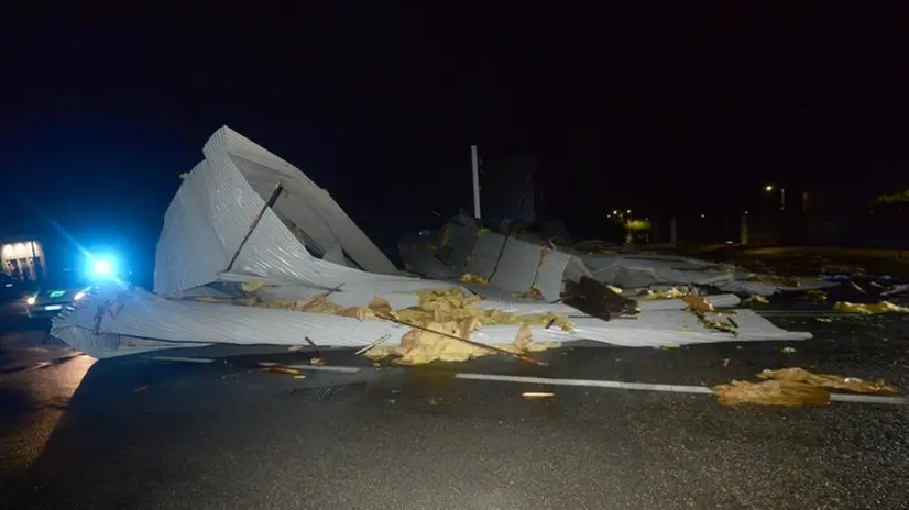 I danni provocati dal maltempo in città: decine di interventi