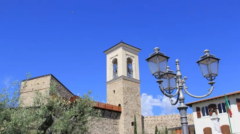 Il Castello di Polpenazze sarà teatro di manifestazioni nel mese di luglio - © www.giornaledibrescia.it