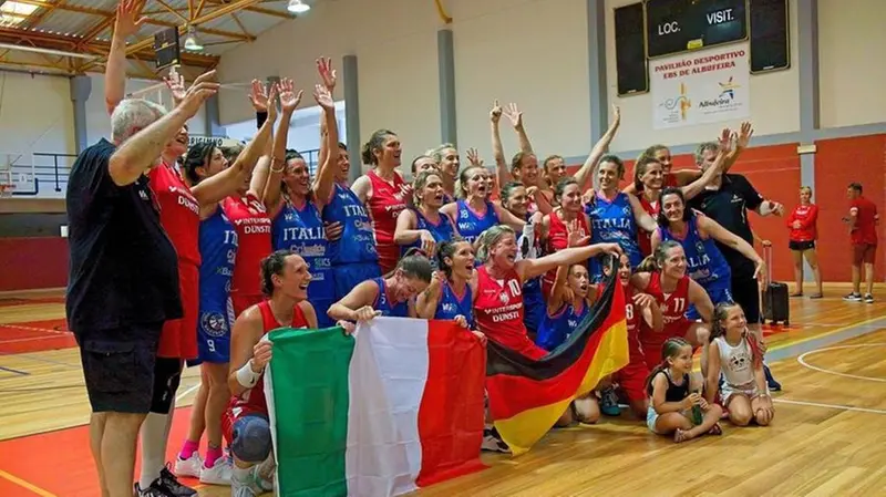 Grande il fair play visto sul parquet durante la manifestazione - © www.giornaledibrescia.it