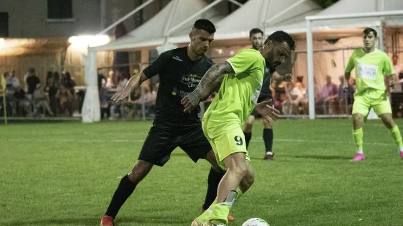 Mezzane, finale del torneo notturno: le azioni in campo