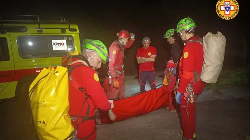 I mezzi e gli uomini del Cnsas Lombardo impegnati sul lago d'Iseo