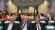 Sgarbi inaugura i corsi di lingua e cultura italiana a Gargnano