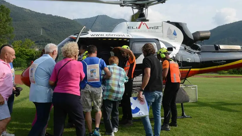 In elicottero alla  «Festa della Gioia» in Conche