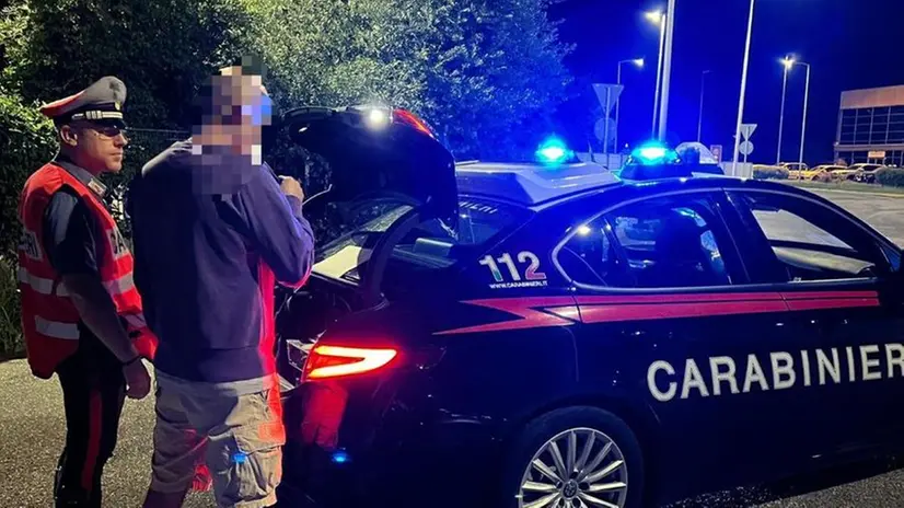 Un controllo con l'etilometro a Manerba del Garda