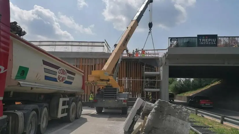 I lavori sul ponte di via Volturno
