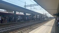 Caos in stazione a Brescia: treni in ritardo o cancellati per il maltempo