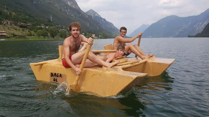 Partecipanti a una passata edizione della Paper Cup Eridio Lake