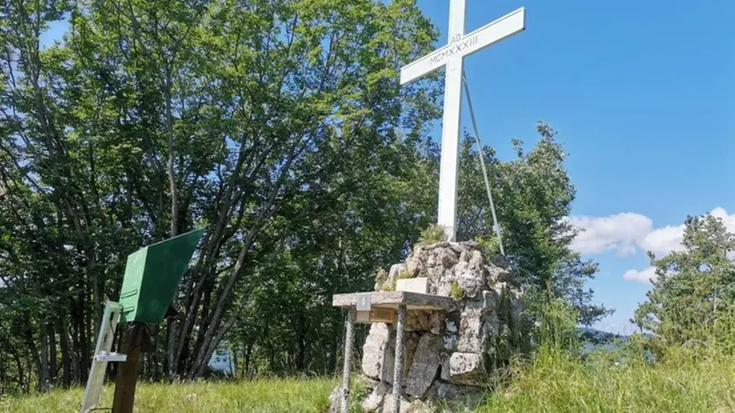 Un particolare dell’altare alpino sul Monte Pennì - Foto @bontempiruggero.jpg