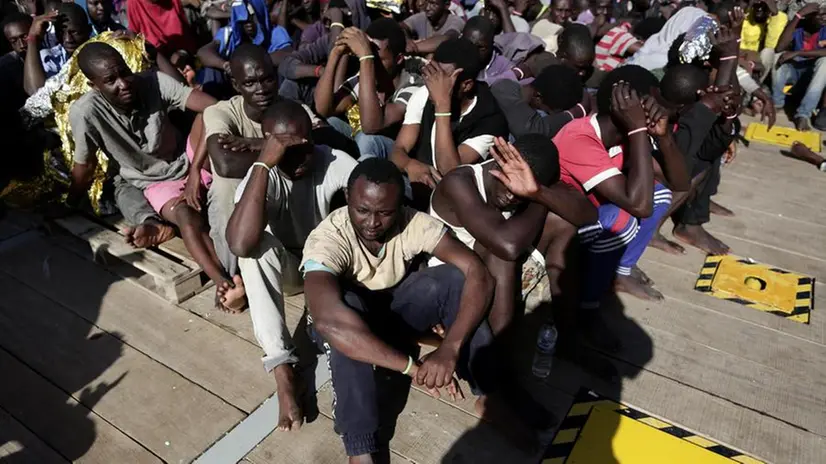 Migranti a bordo della nave di una Ong - Foto Red Cross/Yara Nardi