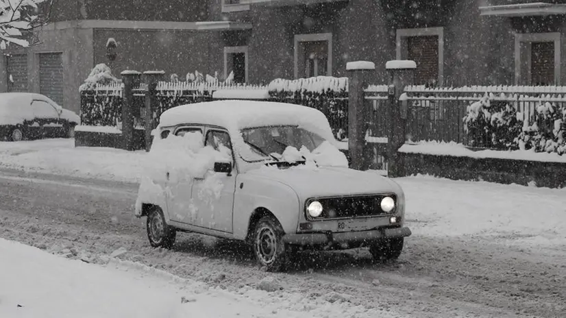 Brescia sotto un'abbondante nevicata nel mese di dicembre del 2012