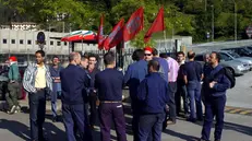 Nella foto d'archivio, lavoratori metalmeccanici in sciopero