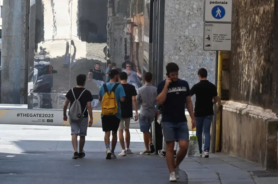Turisti in centro a Brescia l'ultima domenica di luglio