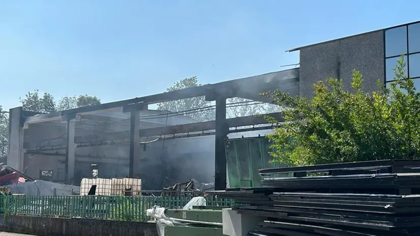 Rezzato, il Cipiesse devastato dalle fiamme