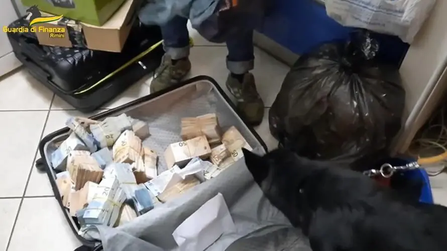 Il maxi sequestro a casa di una delle persone coinvolte nella frode