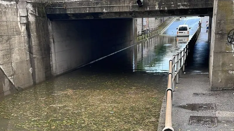 Il sottopasso allagato a Bagnolo Mella