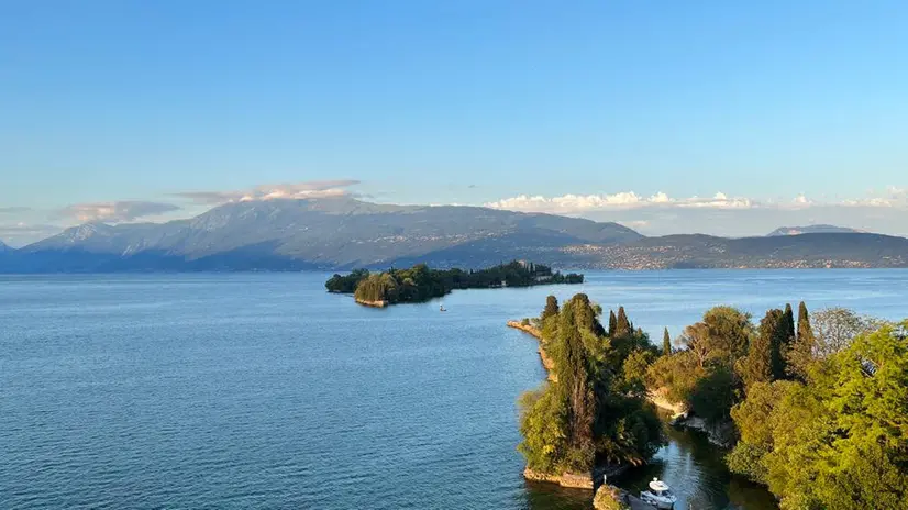 Una veduta del lago di Garda - © www.giornaledibrescia.it