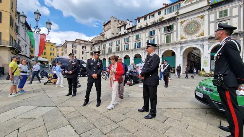 Festa dell'Arma dei Carabinieri, la visita del prefetto in piazza Loggia