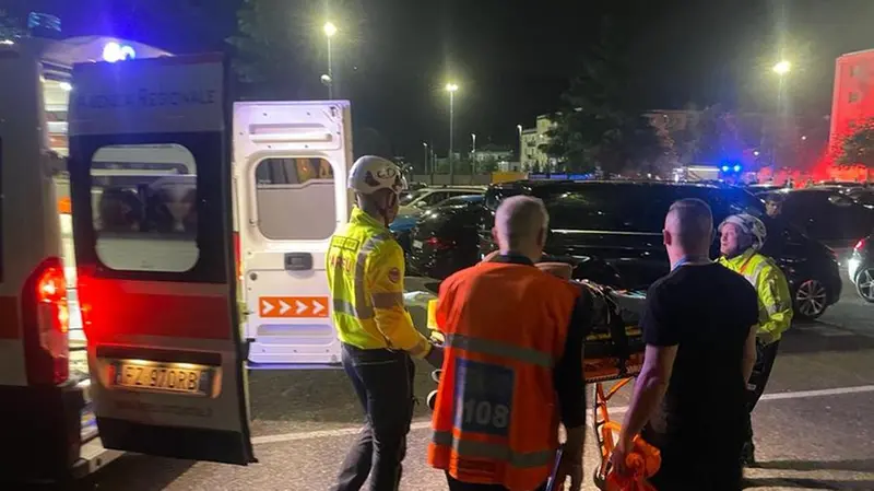 Lo steward ferito è stato trasportato in ospedale con l'ambulanza - © www.giornaledibrescia.it