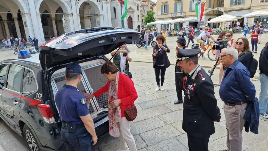 Festa dell'Arma dei Carabinieri, la visita del prefetto in piazza Loggia