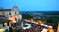 La festa del vino ha dato il via agli appuntamenti estivi di Polpenazze - © www.giornaledibrescia.it