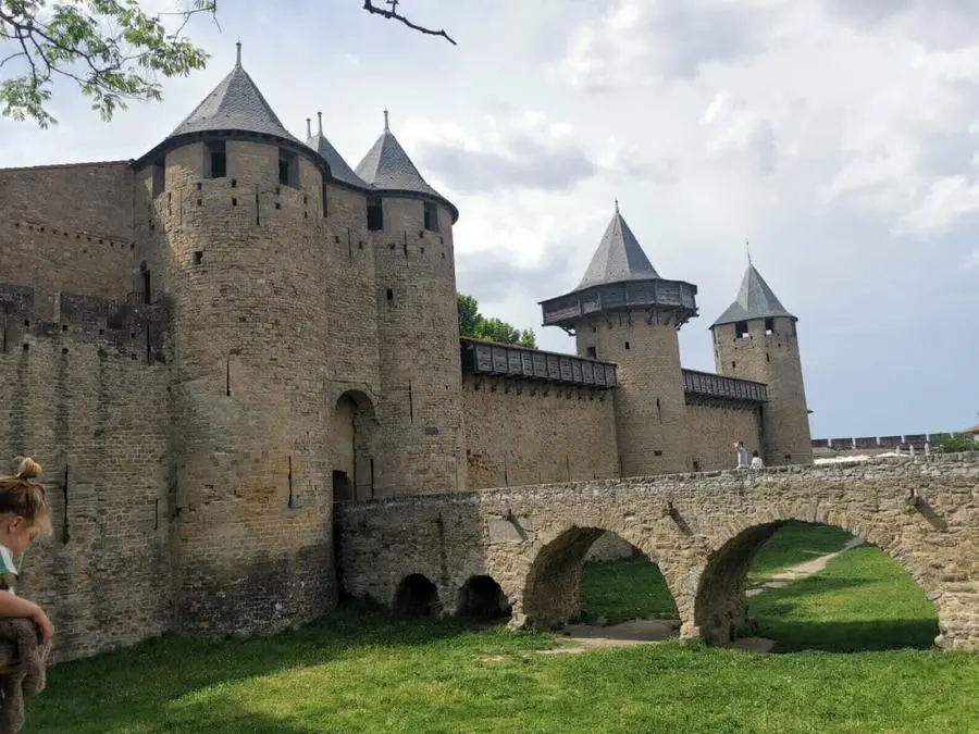 Il suggestivo colpo d'occhio di Carcassonne - Foto @famigliaonbike