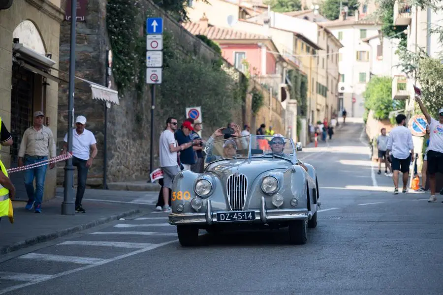 Mille Miglia 2023, il passaggio da Vinci