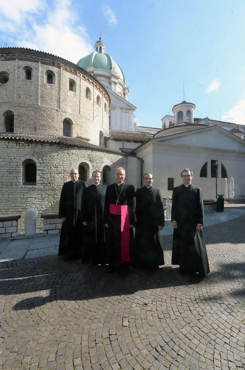 I quattro nuovi sacerdoti bresciani col vescovo