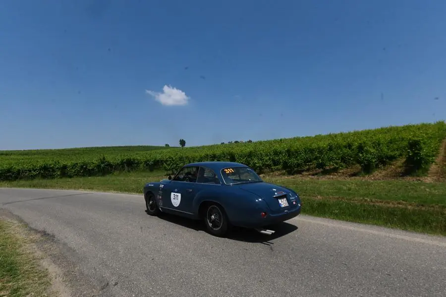 Mille Miglia 2023, il passaggio a Castana