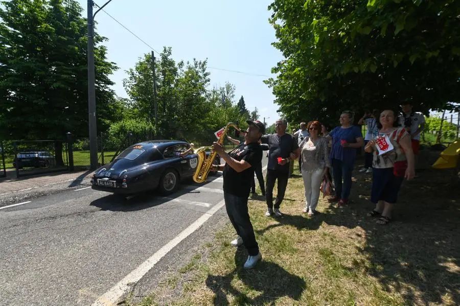 Mille Miglia 2023, il passaggio a Castana