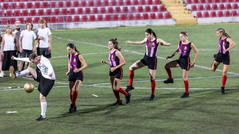 Freestyler e ballerine si sfidano nella «Partida»
