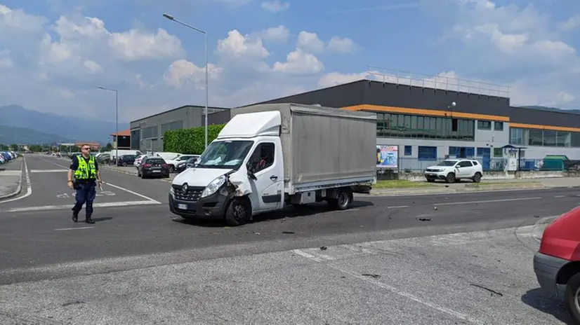 L'incidente è avvenuto in zona industriale a Capriolo
