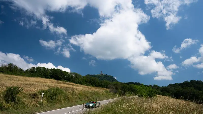 Mille Miglia 2023, il passaggio sui colli toscani
