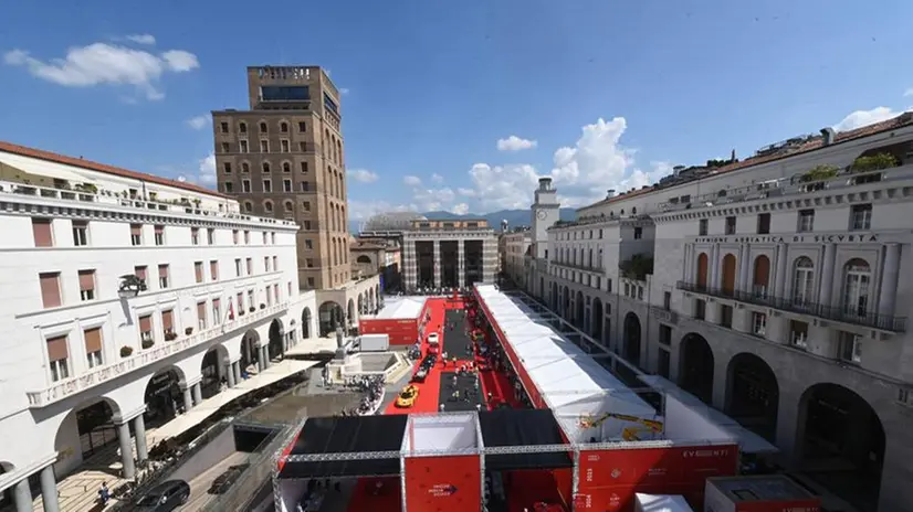 Il Mille Miglia Village in piazza Vittoria visto dall'alto