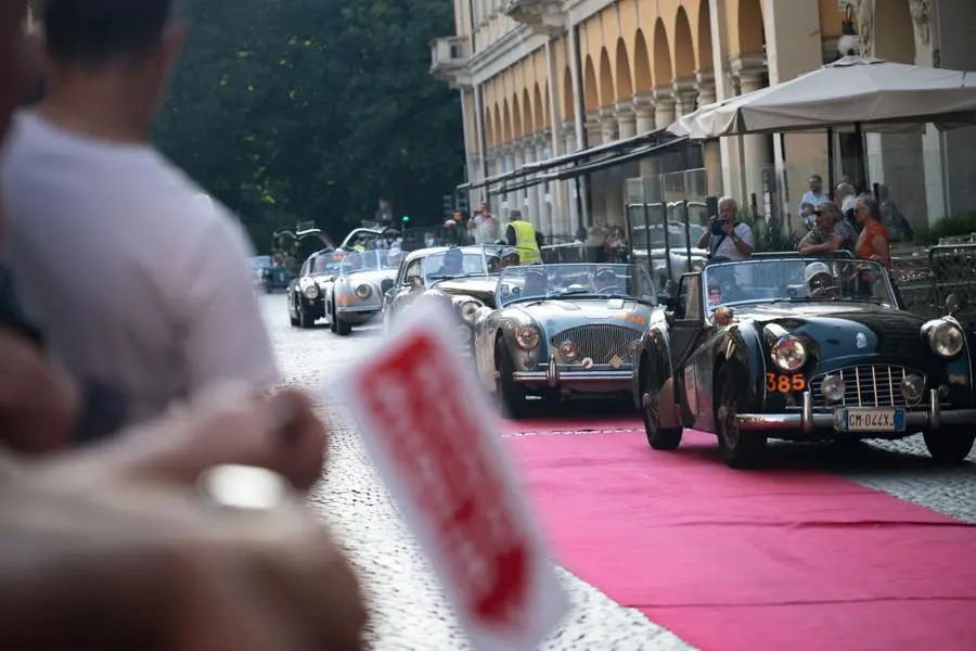 Mille Miglia 2023, il passaggio a Novara