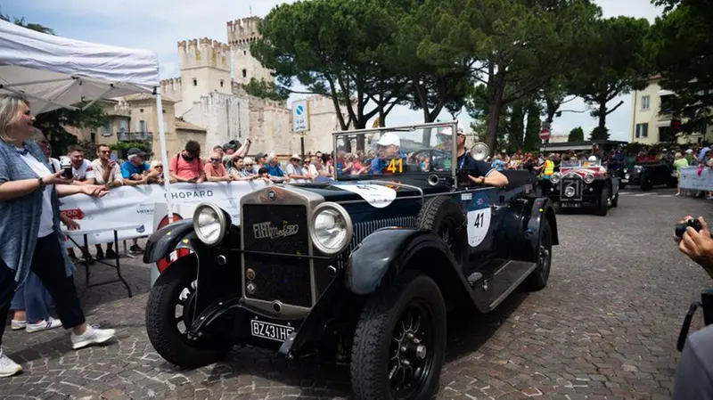 Mille Miglia 2023, il passaggio da Sirmione