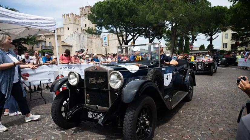 Mille Miglia 2023, il passaggio da Sirmione