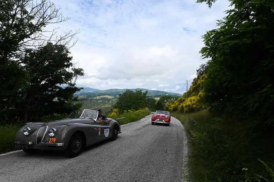 Mille Miglia 2023, l'ingresso nelle Marche-2