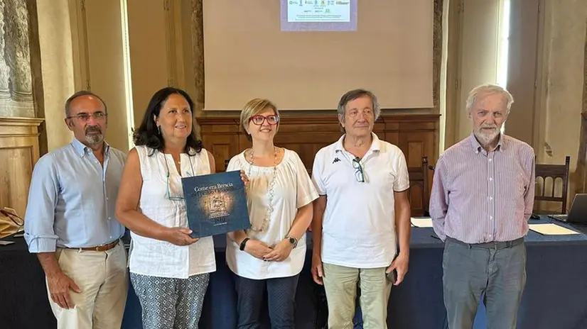 La presentazione della mostra a Palazzo Loggia