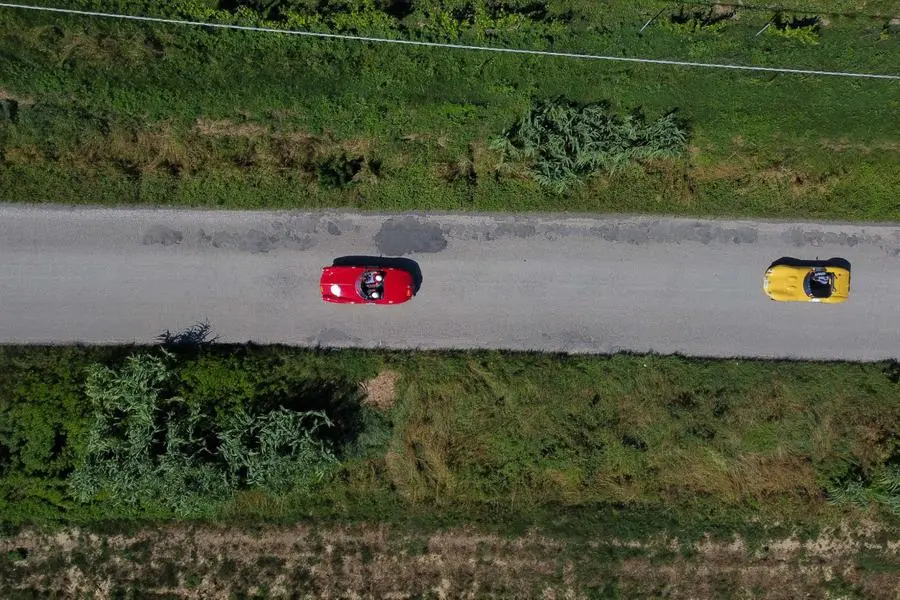 Mille Miglia 2023, il passaggio dalle campagne toscane