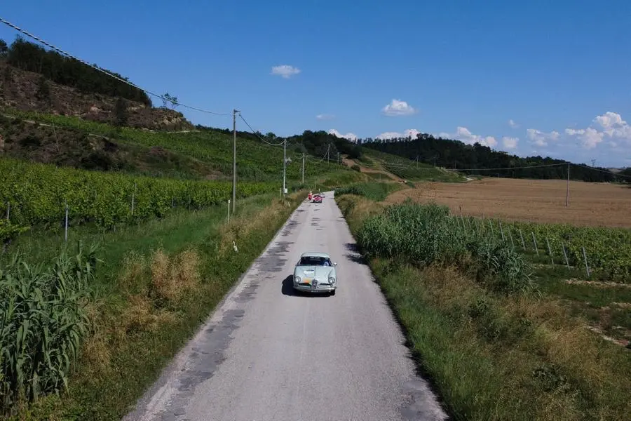 Mille Miglia 2023, il passaggio dalle campagne toscane